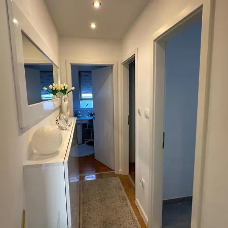 Leggeroleggero With Open Sea View Apartment